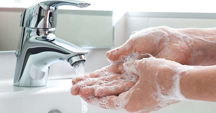 1. Rửa tay bằng xà phòng hoặc dung dịch sát khuẩn 1