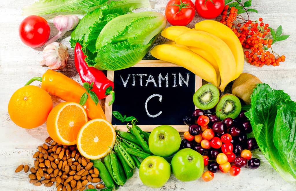 1. Vitamin C tăng sức đề kháng của cơ thể, chống viêm và tăng khả năng hấp thụ sắt  1